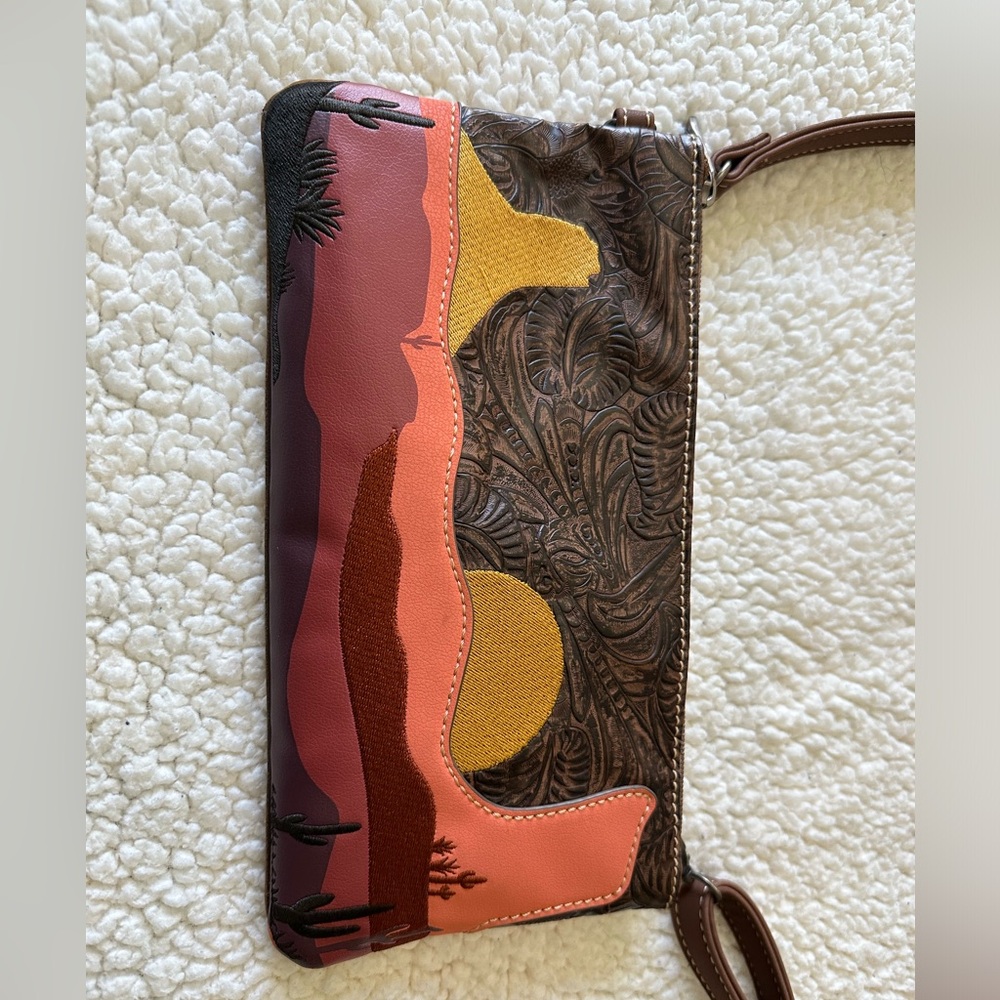 Justin crossbody purse